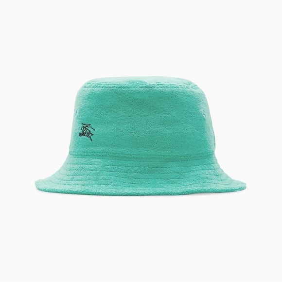 Burberry Other - NWT and in package Burberry classic bucket towel real color retail $250